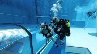 Abren la piscina más honda del mundo y llega a los 45,5 metros de profundidad