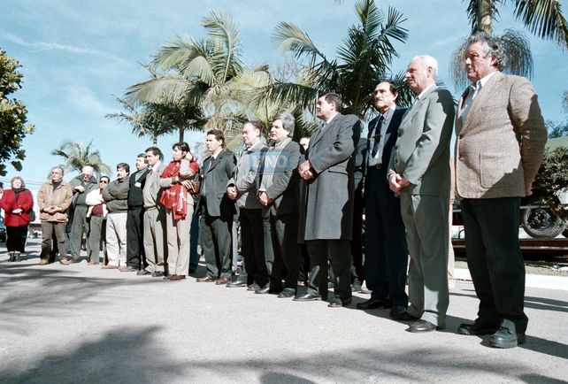 Funcionarios municipales y provinciales en la celebración por los 40 años de la planta.&nbsp;