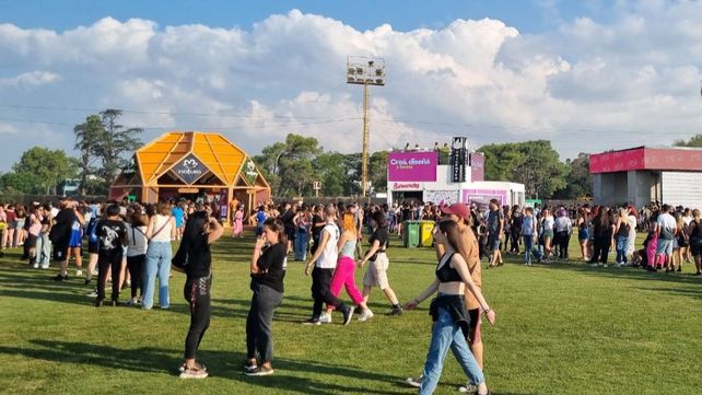 En busca de atraer a la generación Z Natura se sumó como sponsor del Lollapalloza Argentina 2024.