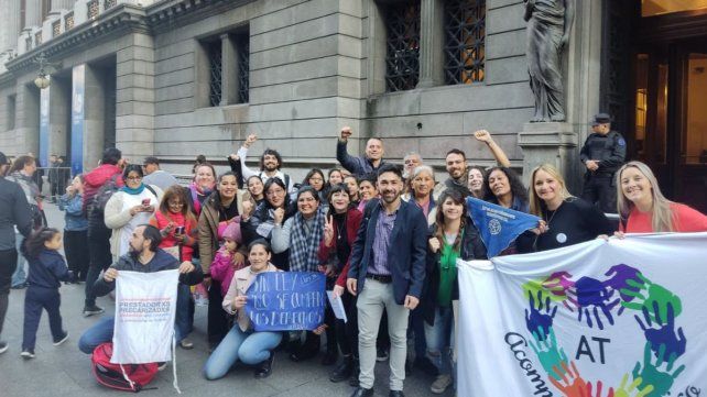 Miembros del Colegio de Acompañantes Terapéuticos aguardan con gran expectativa el tratamiento de una ley nacional para regular la labor de su profesión