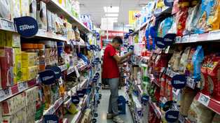 El gobierno anunció la apertura de la importación de alimentos para contener la suba de precios de los productos básicos de la canasta familiar.&nbsp;