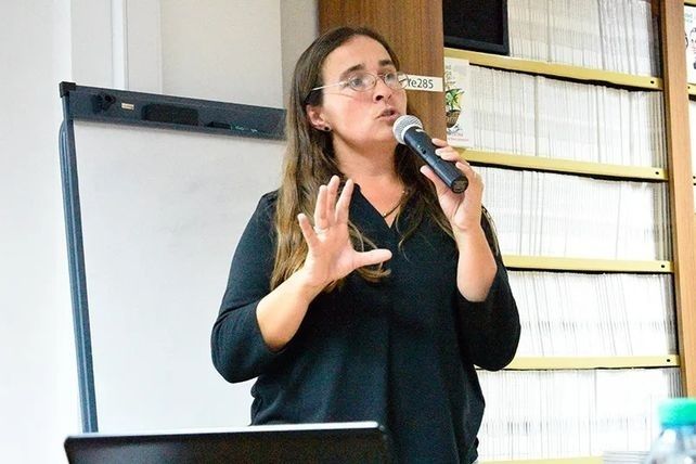 Cómo llegó al borde de la exoneración la investigadora que estudió plaguicidas en muestras humanas