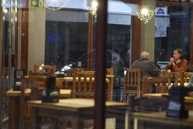 Las tacitas que brillan por su ausencia. La costumbre de sentarse a tomar un café parece ir perdiéndose.