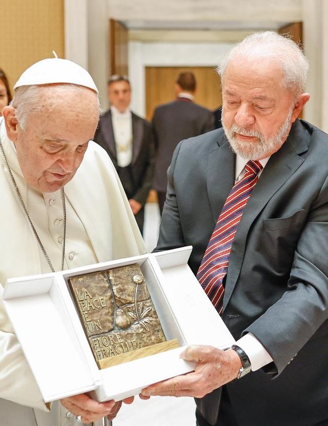 El Papa recibió a Lula en el Vaticano y hablaron de la paz en el mundo