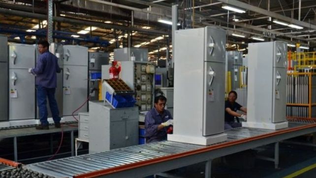 Importaciones. La&nbsp; industria de línea blanca es una de las más afectadas.