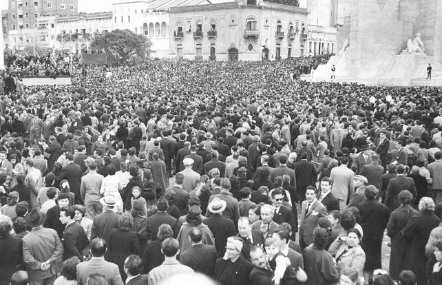 Día de la inauguración del Monumento Nacional a la Bandera.