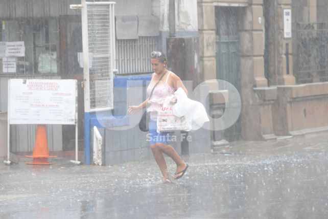 Lluvia, viento y granizo en Santa Fe