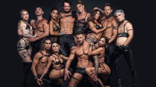 La obra cuenta con las actuaciones de los rosarinos Christian Sancho y Mario Guerci, en un elenco que completan Ginette Reynal, Valeria Archimo, Celeste Muriega, Nacho Sureda, Maxi Diorio, Sebastián Francini, Soledad Bayona, Tito Díaz, Ana Devin y Martina Lapcak.