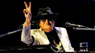 A sus 72 años, Charly García se prepara para la salida de su nuevo disco La Lógica del Escorpión con una sesión de fotos en el Hotel Faena