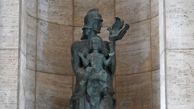 Escultura de América futura.