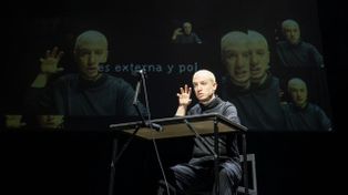 Después de varias visitas con funciones agotadas, Martín Rechimuzzi vuelve a Rosario el sábado 15 de agosto con su unipersonal Alejandra.