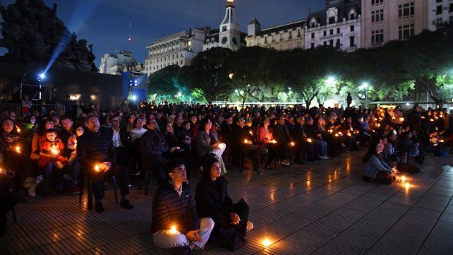 Al cumplirse 50 años del golpe de Estado cívico-militar contra Salvador Allende en Chile artistas interpretaron obras de la música popular trasandina