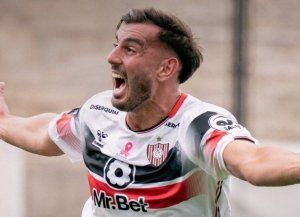 Chacarita ganó y complicó a Patronato