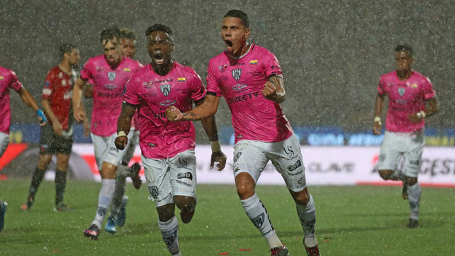 León: A Colón le ganamos en la cancha, no con documentos