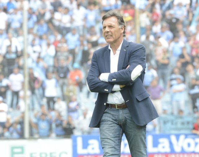 El DT canalla vivió de una manera intensa el partido en barrio Alberdi