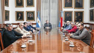 Frigerio recibió a gremios de Granja Tres Arroyos para avanzar en una salida a la crisis laboral