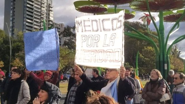La agrupación Médicos por la Verdad Argentina es liderada por el médico Mariano Arriaga.&nbsp;