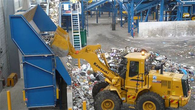 Casi el 93% de residuos industriales en el país no se dispone de manera correcta.