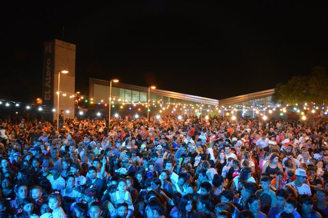 Miles de santafesinos disfrutaron del carnaval en el Tríptico de la Imaginación y en el Alero