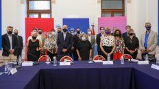 El gobernador Omar Perotti recibió en la Casa Gris a intendentes y jefes comunales para abordar aspecto de la autonomía municipal. El gobernador Omar Perotti recibió en la Casa Gris a intendentes y jefes comunales para abordar aspecto de la autonomía municipal.