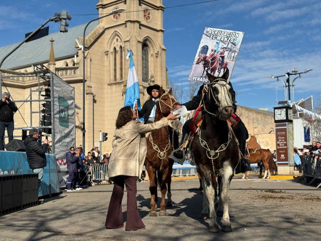 Apoyo a las agrupaciones tradicionalistas del sur provincial que mantienen viva la identidad argentina