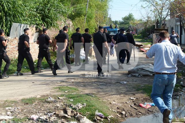 Megaoperativos policiales en los barrios del sur de la ciudad de Santa Fe