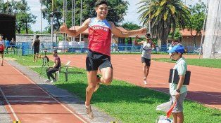 Más de 150 atletas de diferentes puntos del país estuvieron presentes en el Card para participar en el torneo de Velocidad y Resistencia.