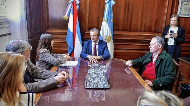 Adán Bahl atendió demandas del sector turístico de Colón.
