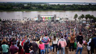 El 210 Aniversario de Paraná se celebra en la costanera baja del Parque Urquiza con choripanes populares y la actuación de 12 monos y Los Auténticos Decadentes