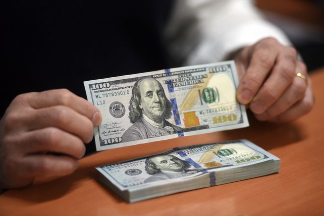 El dólar blue en Rosario pierde valor con el fin del cepo