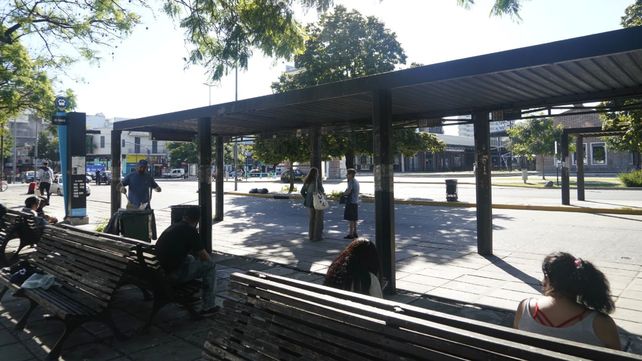 El desconcierto se apoderó de los rosarinos que este lunes a primera hora esperaban el colectivo en las paradas de Rosario.&nbsp;