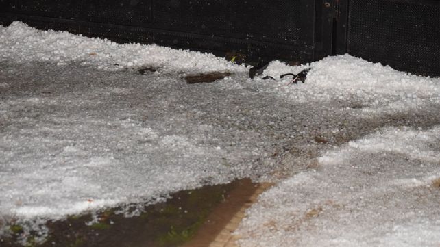 Fotos y videos registraron la caída de granizo.&nbsp;