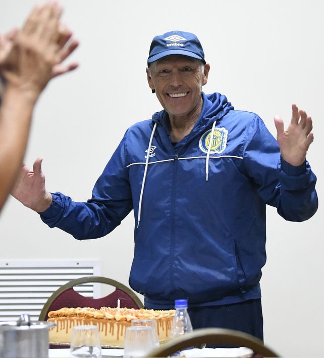 Russo celebró su cumpleaños número 68 en la concentración en Belo Horizonte, a la espera del partido ante Mineiro. Russo celebró su cumpleaños número 68 en la concentración en Belo Horizonte, a la espera del partido ante Mineiro.