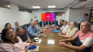 Santa Fe reabre las paritarias: este jueves arranca la negociación salarial del segundo semestre con estatales y docentes