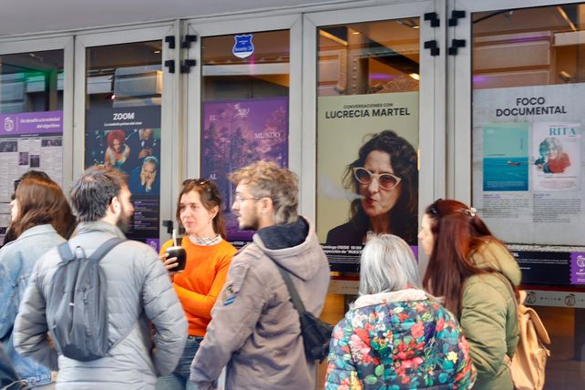 Largas filas en El Cairo para ver la película de Lucrecia Martel y escuchar a la directora