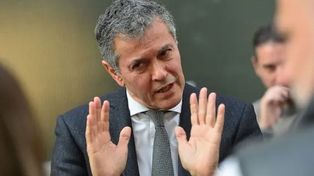 El fiscal Raúl Garzón fue repudiado por las declaraciones en el caso del femicidio de Agostina Vega. En medio del dolor solo destacó la actuación policial en el hallazgo del cuerpo&nbsp;