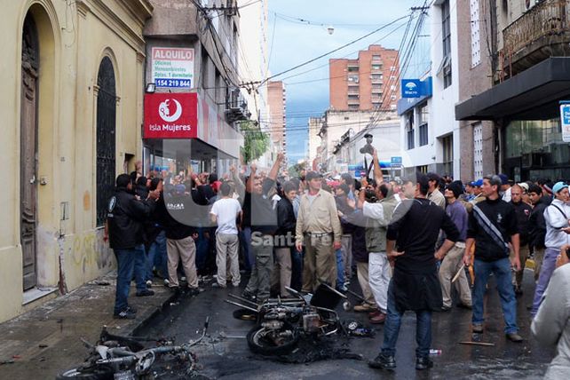 Heridos y destrozos por una fuerte disputa entre facciones de la Uocra