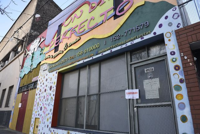 En Sarmiento al 2600 se hacían fiestas con alcohol y música dance.