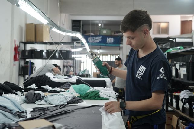 Mas de 20 personas trabajan en la planta.