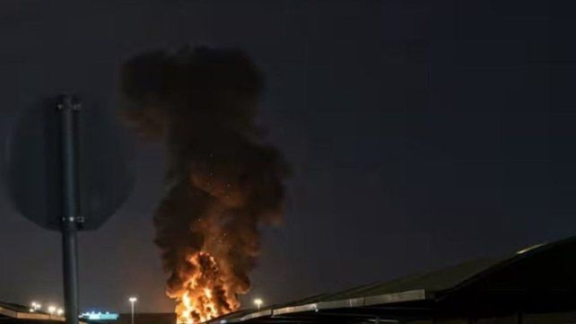 Ataque con drones y misiles contra Kuwait provocó un incendio en su principal aeropuerto
