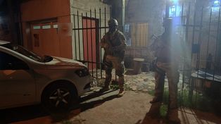 La policía detuvo a dos jóvenes y se investiga si tuvieron participación en el asesinato del playero Bruno Bussanich el pasado sábado.