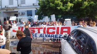 Reclamos. Por el trágico suceso, allegados a la víctima se movilizaron.