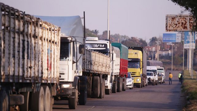 Transportistas autoconvocados cortarán rutas desde el sábado