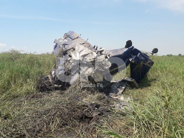Cayó un avión fumigador y el piloto salvó su vida con una osada maniobra