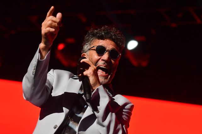 Fito Páez inició su gira internacional con un  aquelarre rockero
