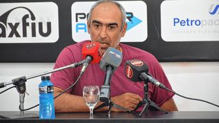 Iván Delfino dejó de ser el DT de Patronato