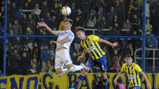 Central que tendrá como técnico a carlos Tevez, derrotó como local a Godoy Cruz por 1-0.