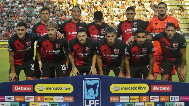 El equipo de la dupla Orsi-Gómez que salió a jugar ante Banfield.