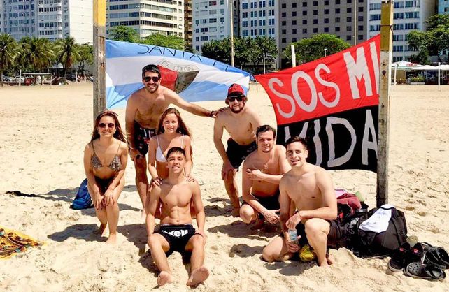 La caravana de hinchas de Colón se hace notar cada vez más en Brasil