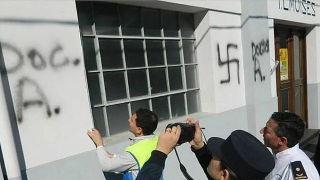 Pintadas antisemitas en Basavibaso: audiencia en Casación